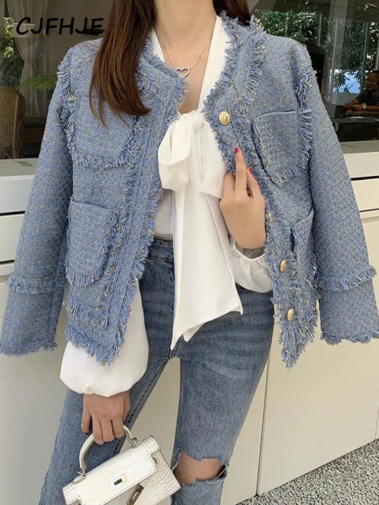 Women's Jackets CJFHJE Tassel Elegant Short Tweed Jacket Women Blue Chic Winter Woolen Coats Female Korean Fashion Pockets Long Sleeve Outerwear 