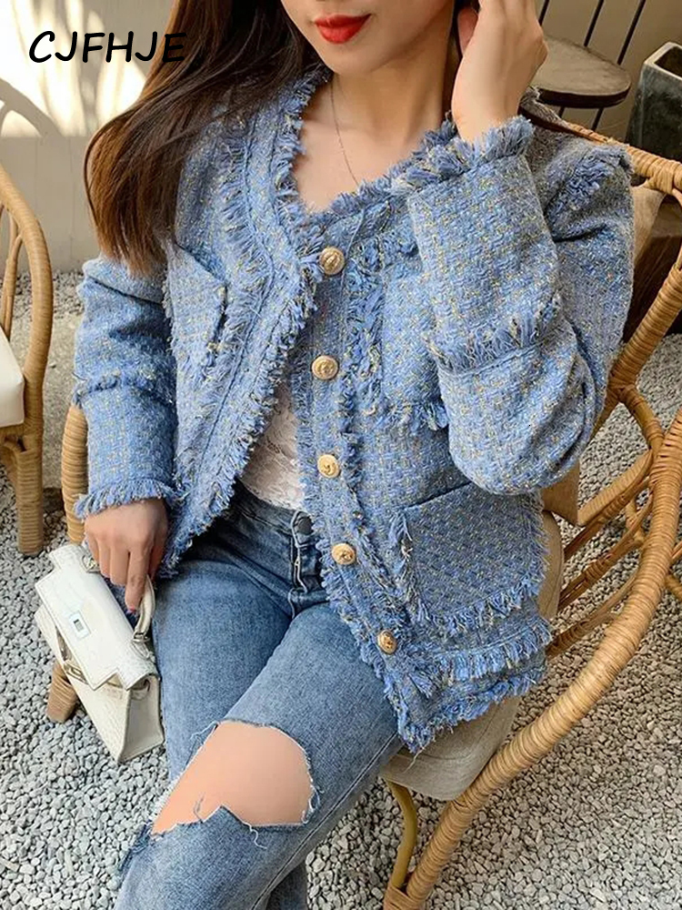 Women's Jackets CJFHJE Tassel Elegant Short Tweed Jacket Women Blue Chic Winter Woolen Coats Female Korean Fashion Pockets Long Sleeve Outerwear 