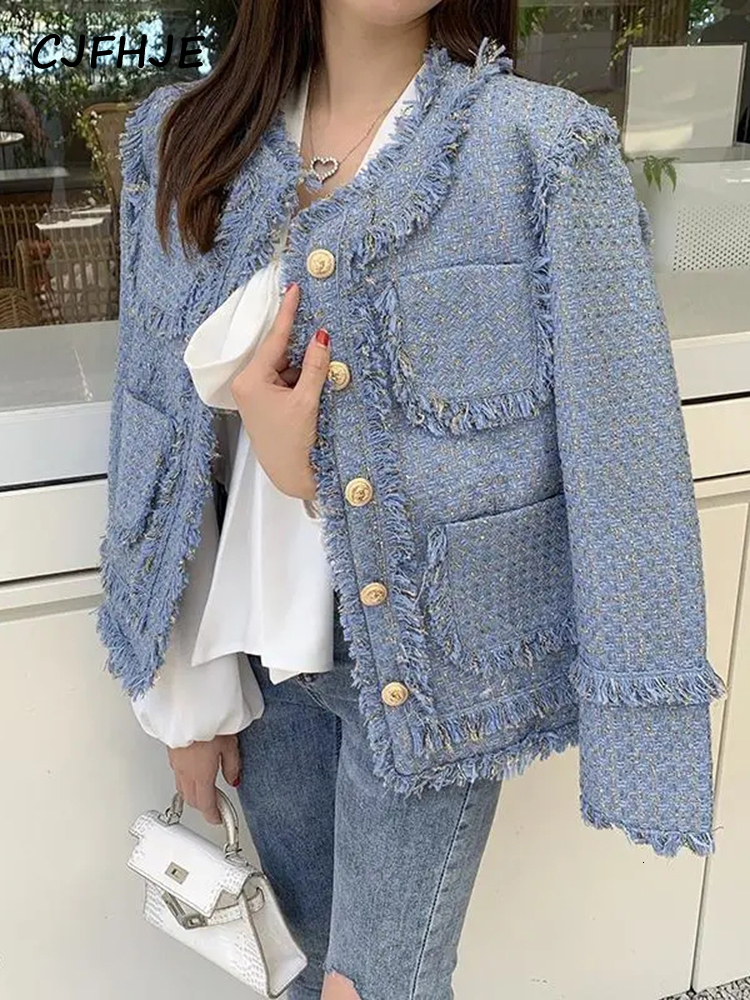 Women's Jackets CJFHJE Tassel Elegant Short Tweed Jacket Women Blue Chic Winter Woolen Coats Female Korean Fashion Pockets Long Sleeve Outerwear 