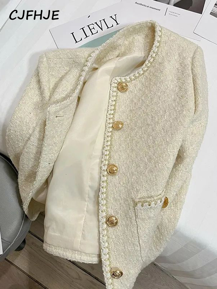 Women's Jackets CJFHJE Elegant Spring Autumn Round Neck Woolen Coats Women Korean Fashion Office Lady Coats Beige Chic Button Short Tweed Jacket 
