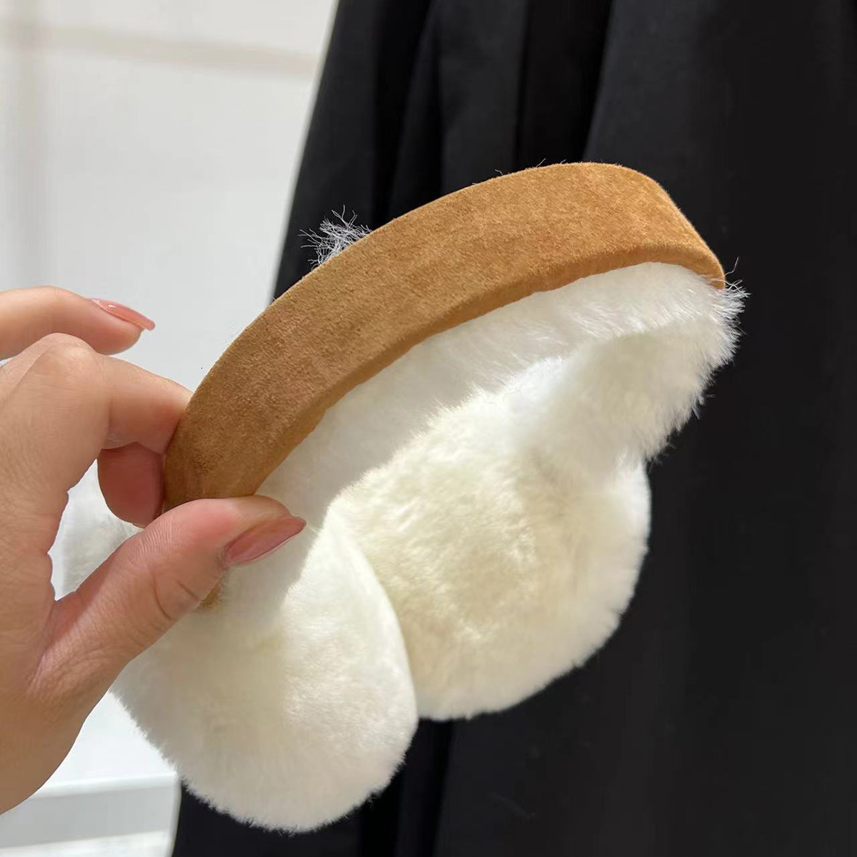 Ear Muff Winter Real Sheep shearling Earmuffs Girls Ski Covers for Cute Bow Warmer Outdoor Muff Fluffy Soft 230919