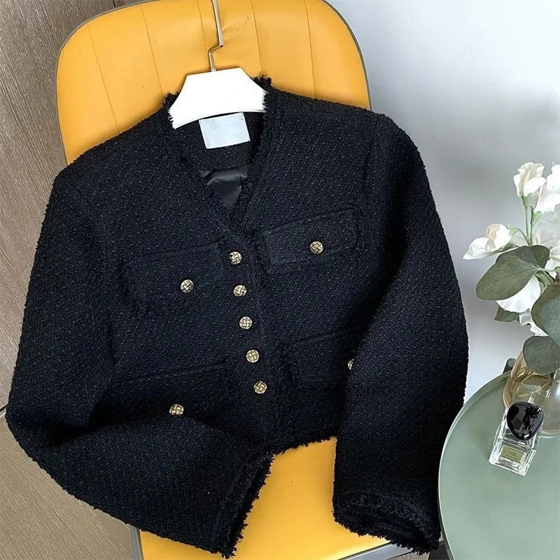 Women's Wool Blends Elegant Korean Black Plaid Tweed Jacket Women Fall Fashion Fringe Single Breasted V Neck Crop Coat All Match Office Lady Outw