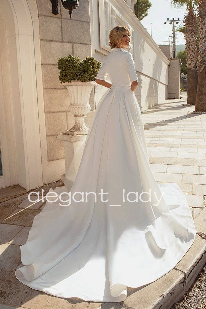 Off White Wedding Dresses with Stain Cape Two Pieces Applique Lace with Corset Princess Church Garden Bridal Gown Outfit