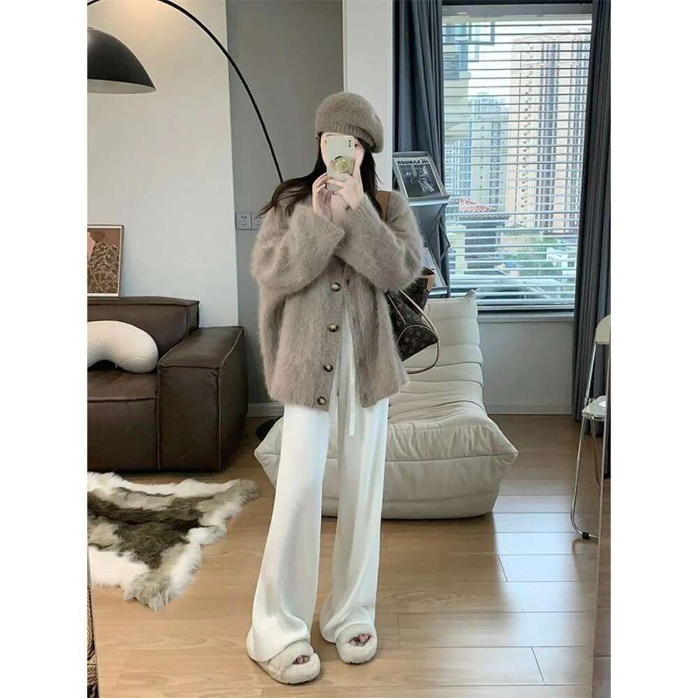 European Cashmere Sweater Women's Winter Thickened 2023 New Korean Version Loose Lazy Style Knitted Cardigan Coat