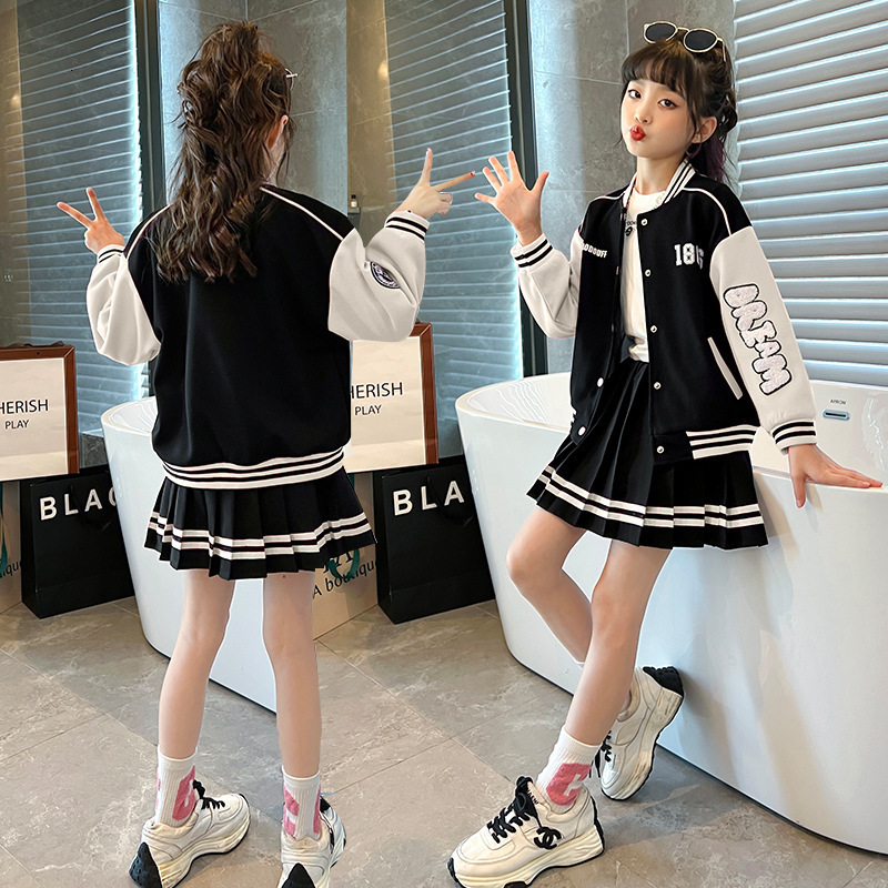 Clothing Sets Spring Autumn Coats Solid Pleated Skirts Suit Kids Jackets Girls Cardigans Letter Print Baseball JK School Uniform For Big Girl 230919