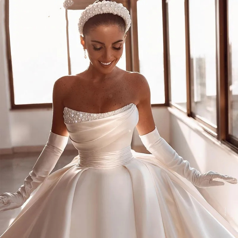 Plus Size Wedding Dresses 2024 Pearls Modern Bridal Beach Boho Dress Sweep Train A-Line Satin Wedding Ball Gown Custom Made