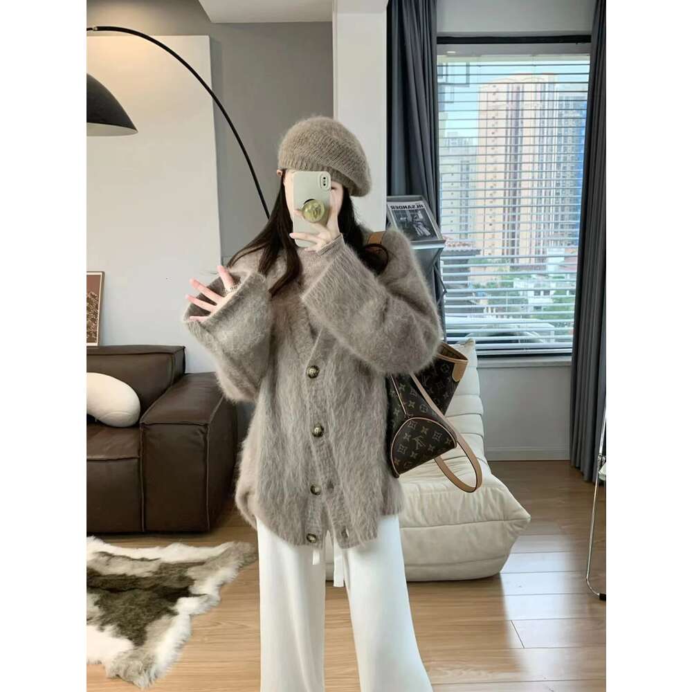 European Cashmere Sweater Women's Winter Thickened 2023 New Korean Version Loose Lazy Style Knitted Cardigan Coat