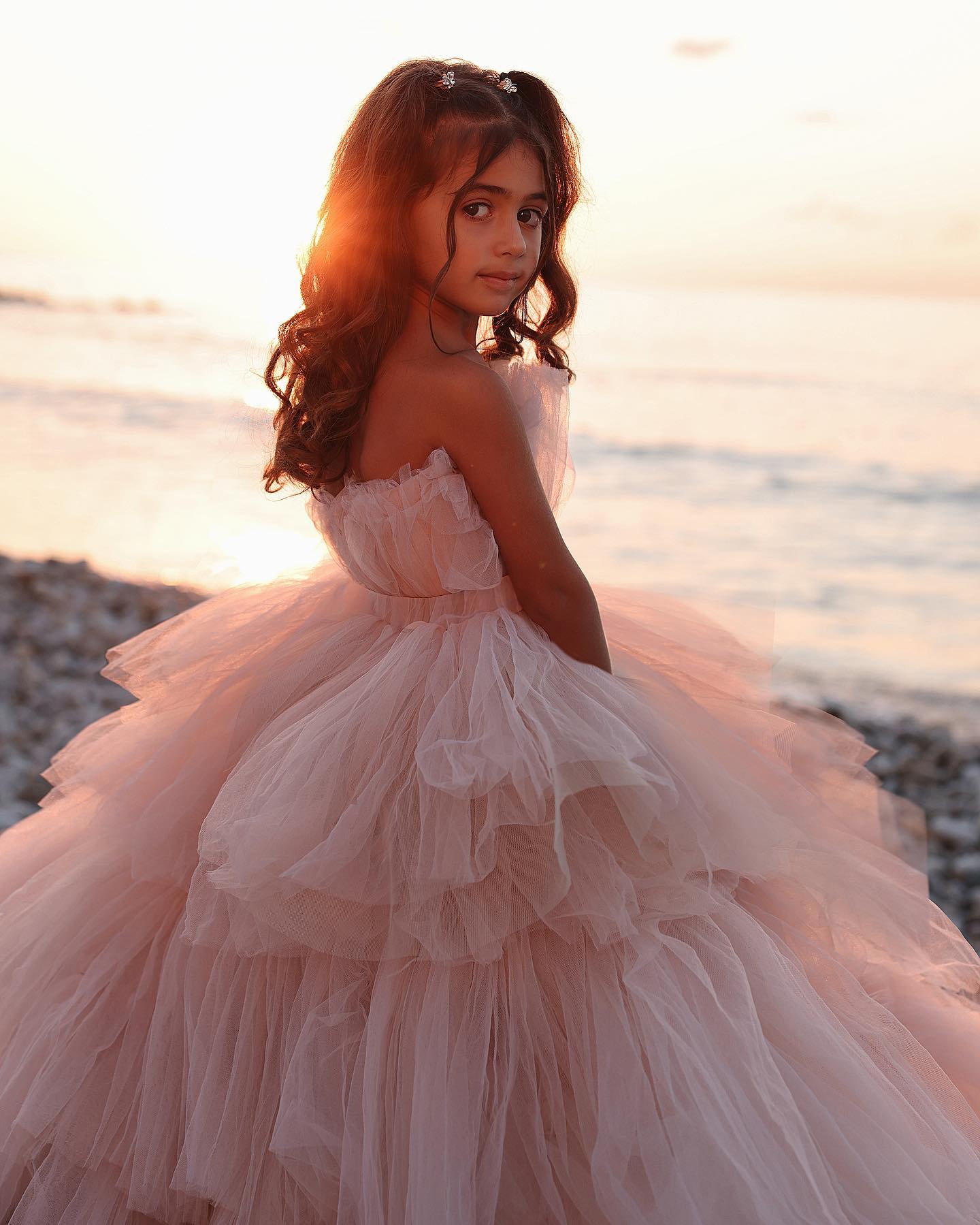 Lovely Tiered High Low wer Girl Dresses For Wedding Ruffled Toddler Pageant Gowns Tulle Sweep Train First Communion Dress