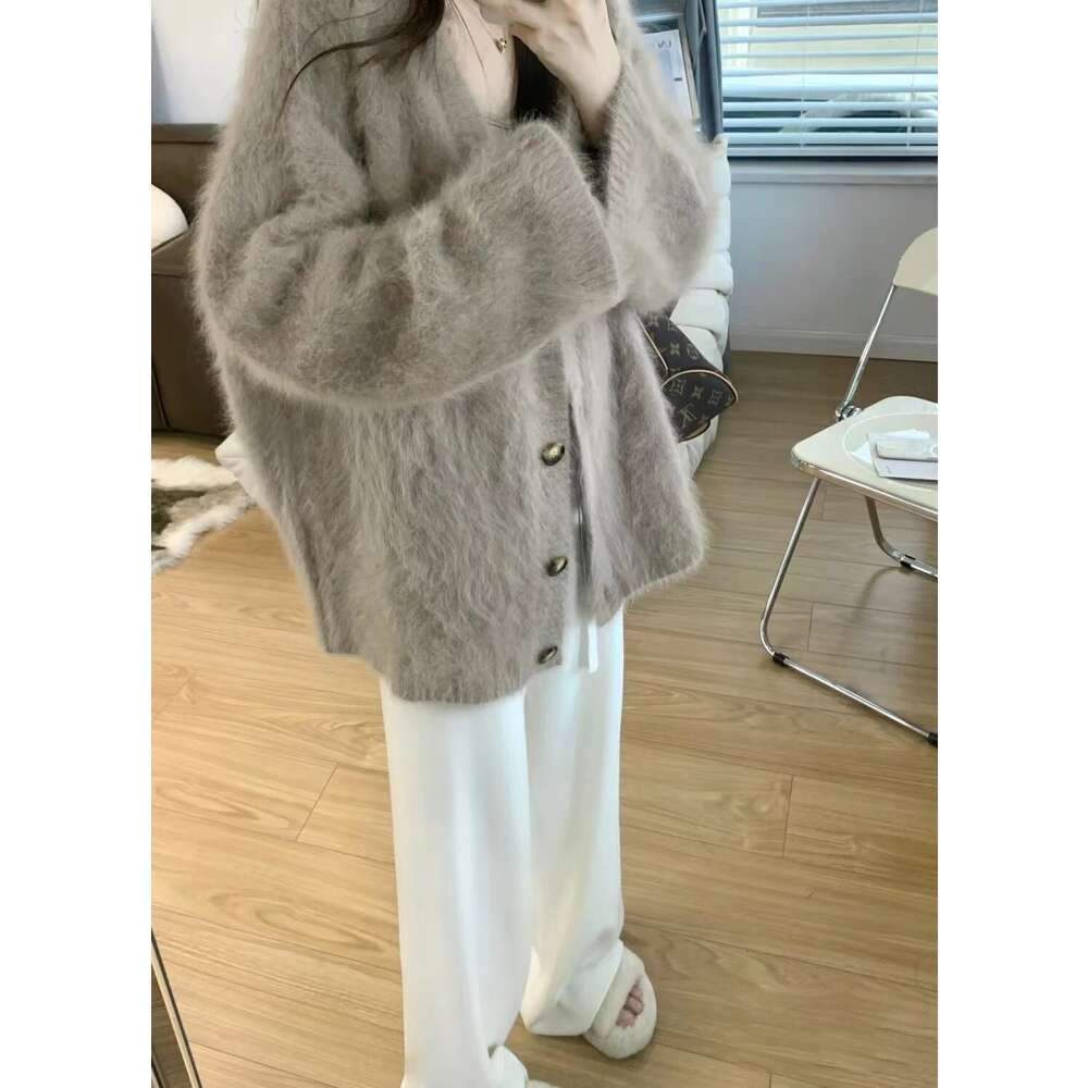 European Cashmere Sweater Women's Winter Thickened 2023 New Korean Version Loose Lazy Style Knitted Cardigan Coat