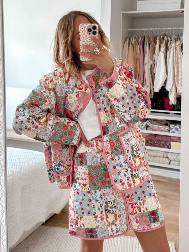 Women's Down Parkas Autumn Print Cotton Coat Women Fashion Vintage Long Sleeve Cardigan Tops Ladies Warm Commute High Street Outwear 230919