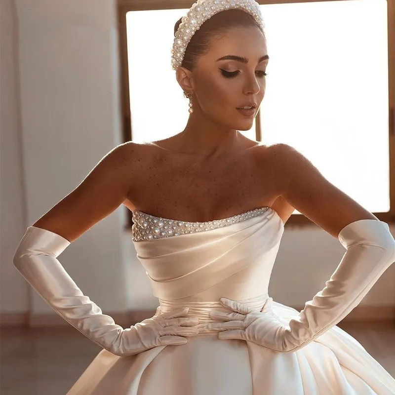 Plus Size Wedding Dresses 2024 Pearls Modern Bridal Beach Boho Dress Sweep Train A-Line Satin Wedding Ball Gown Custom Made