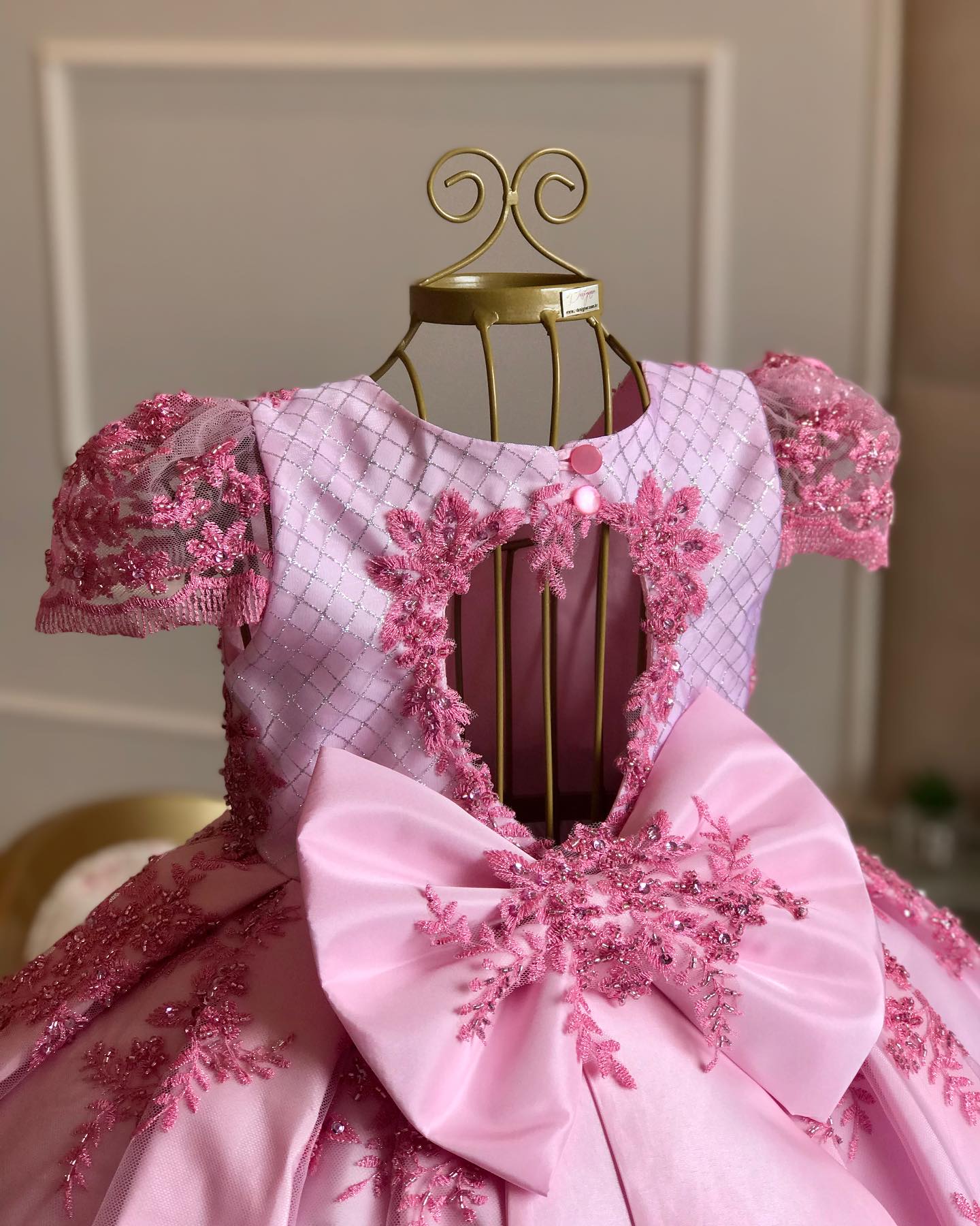 Beaded Backless Flower Girl Dresses For Wedding With Big Bow Lace Appliqued Toddler Pageant Gowns Tulle Floor Length Ball Gown Kids Birthday Dress 415