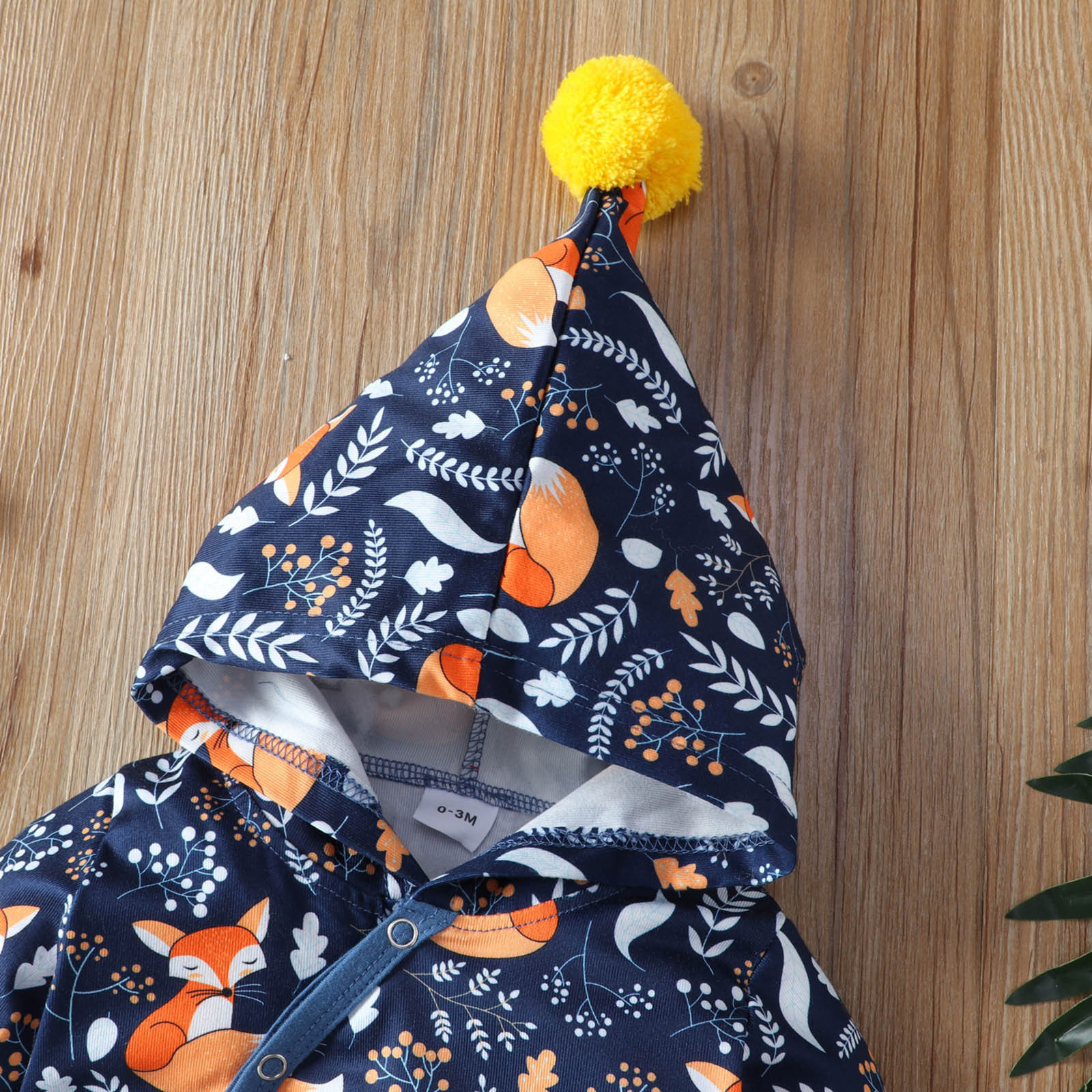 Rompers Infant Boys Girls Cute Hooded Romper With Pompom Winter Warm Long Sleeve Cartoon Prints born Jumpsuit OnePiece Outfit 230919