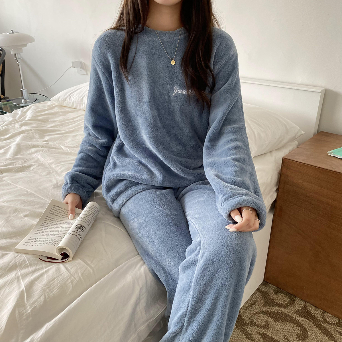 Women's Sleepwear HELIAR Women Velvet Pajama Set Loose Top And Elastic Waist Pants Home Casual Warm Woolen Suit Women Autumn Winter 230920
