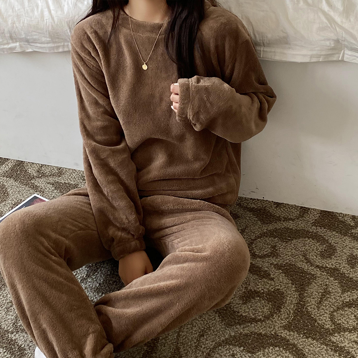 Women's Sleepwear HELIAR Women Velvet Pajama Set Loose Top And Elastic Waist Pants Home Casual Warm Woolen Suit Women Autumn Winter 230920