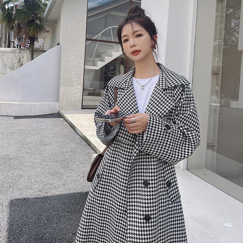 Womens Trench Coats Women Spring Fashion Plaid Coat With Belt For Female Overcoat Turn Down Femme Casaco Abrigo Streetwear Capes Cloak 230921