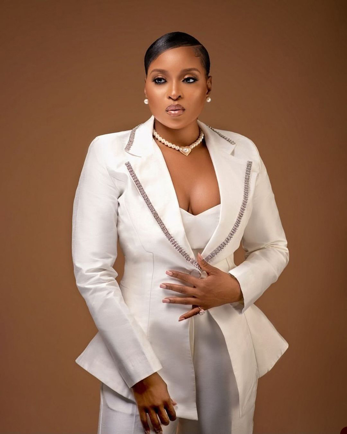 Plus Size Women Wedding Tuxedos White Mother Of The Bride Pants Suits Custom Made Tuxedos For Ladies Party Prom Wear 2 Pieces