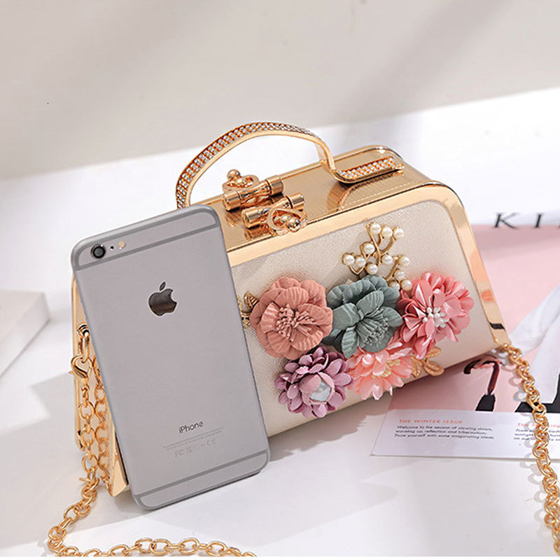 Evening Bags YoReAi Evening Bags Women Clutch Bag High-end Leather Evening Wedding Bridal Handbag Pearl Flower Fashion Chain Party Packs 230921