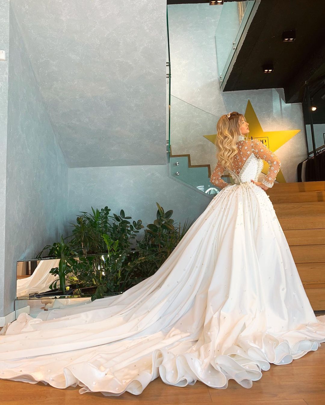 Sexy Mermaid Dresses Overskirts High Neck Illusion Long Sleeves Lace Appliques Crystal Beads Pearls Bridal Gowns Church Plus Size Bride Wedding Dress