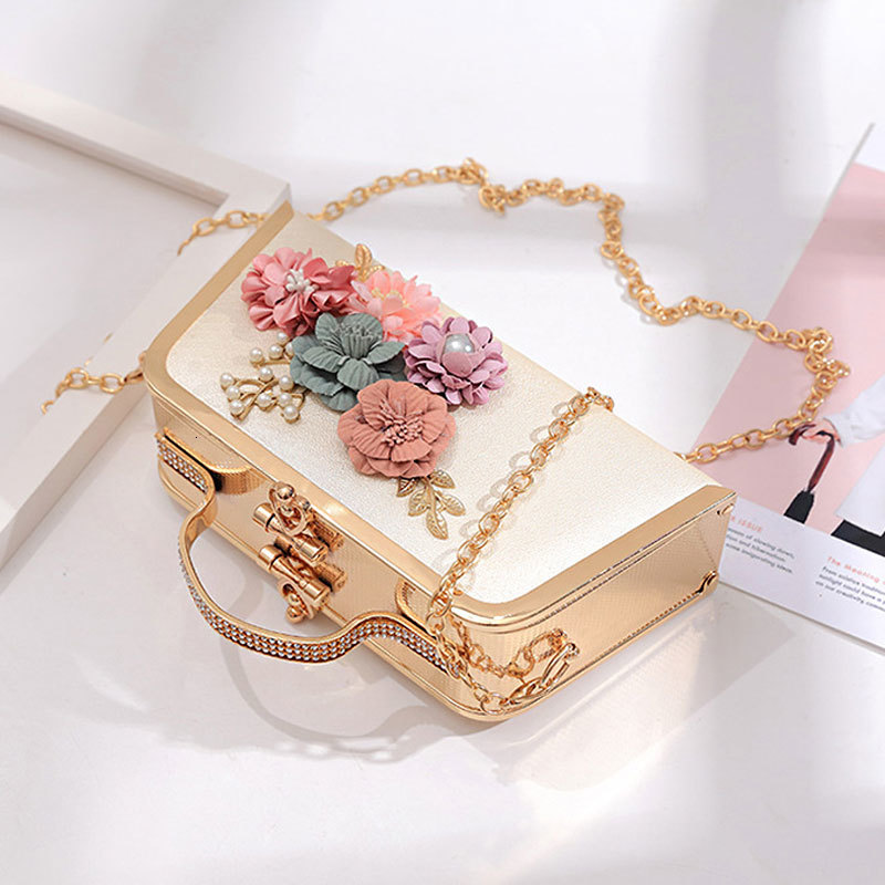 Evening Bags YoReAi Evening Bags Women Clutch Bag High-end Leather Evening Wedding Bridal Handbag Pearl Flower Fashion Chain Party Packs 230921