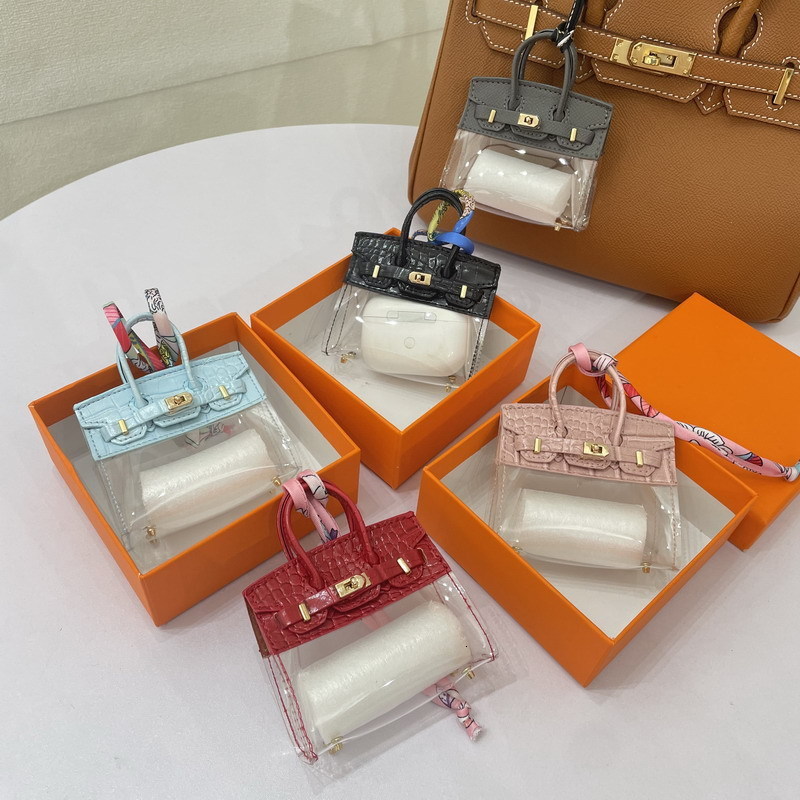 Other Fashion Accessories Netizen Girls Car Key Bag Mini Platinum Pendant Exquisite and High Grade Earphone Mouth Red 230921