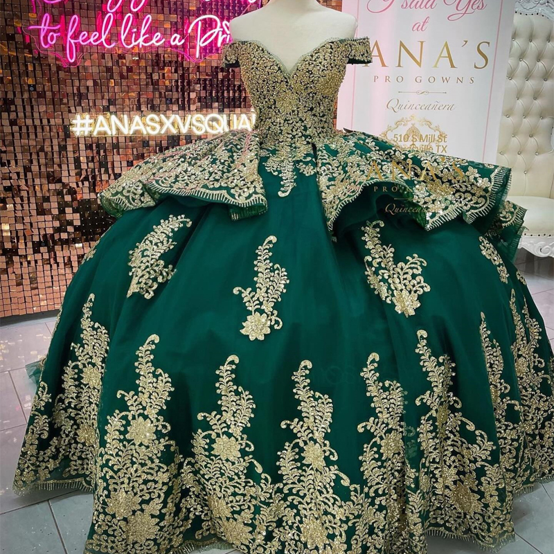 Green Sexy Off the Shoulder Quinceanera Dresses Ball Gown For 16 weet Girl Beading Gold Sequin Appliques Lace Tull Train Princess Dress Vestidos De 15