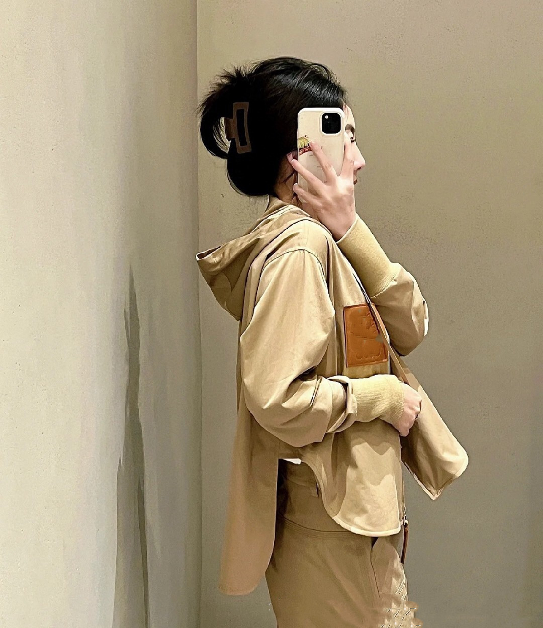 23 New L Family Khaki Cotton Front Short Back Long Zipper Drawstring Hooded Long Sleeve Hooded Windbreaker Coat Jacket Women