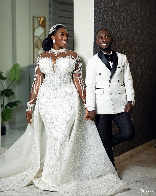 2025 White Sequined Lace Mermaid Wedding Dress with Detachable Train - Long Sleeve, High Collar, Sweep Train, Bridal Gown ZJ554