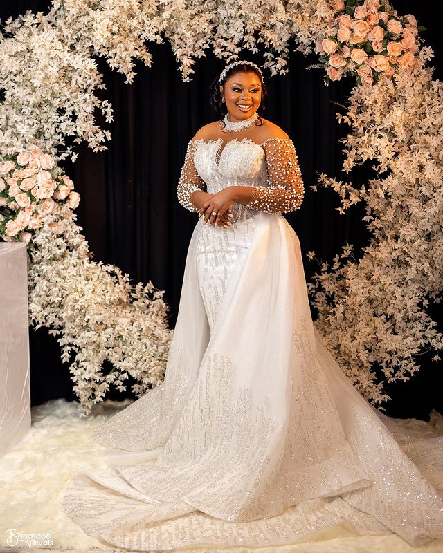 2023 Oct Arabic Aso Ebi Mermaid White Wedding Dress Pearls Beaded Sequined Lace Sexy Bridal Gowns Dresses ZJ202