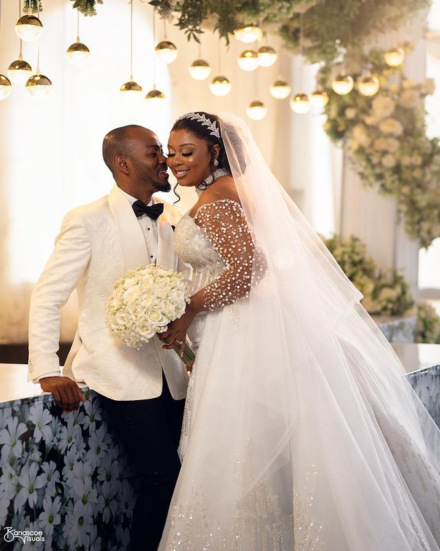 2023 Oct Arabic Aso Ebi Mermaid White Wedding Dress Pearls Beaded Sequined Lace Sexy Bridal Gowns Dresses ZJ202