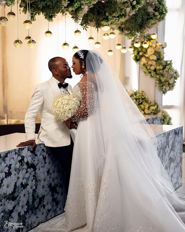 2023 Oct Arabic Aso Ebi Mermaid White Wedding Dress Pearls Beaded Sequined Lace Sexy Bridal Gowns Dresses ZJ202