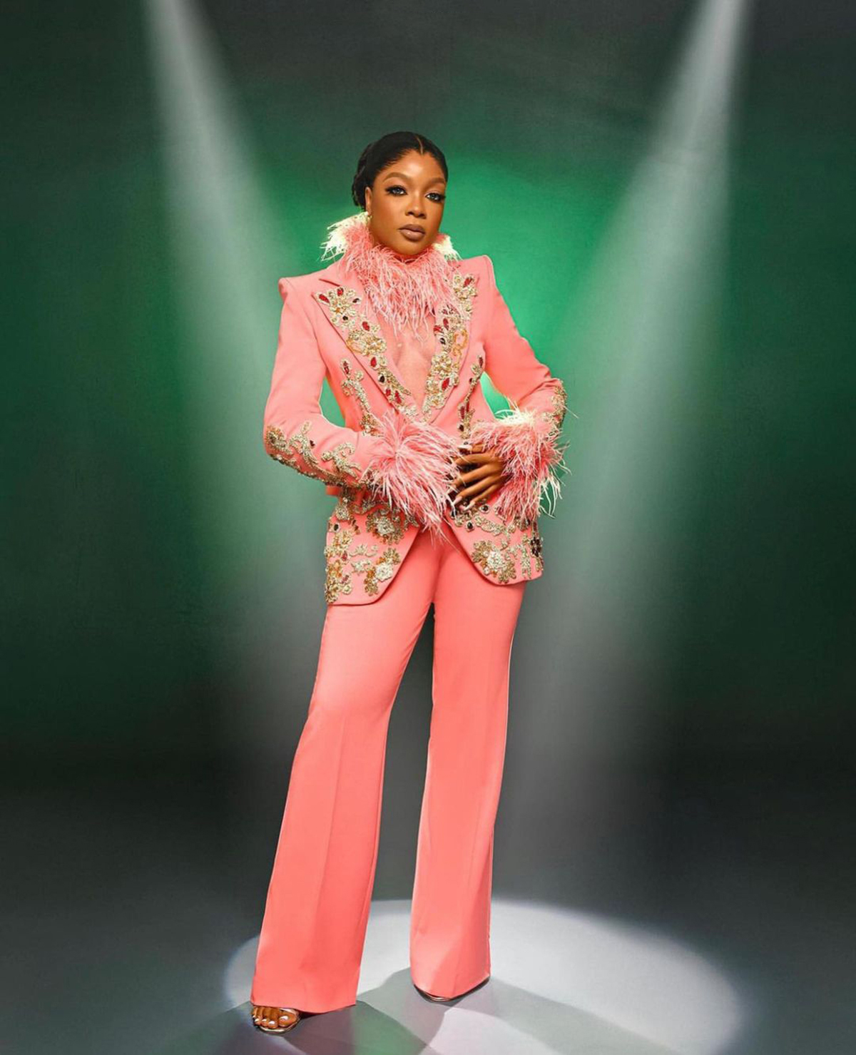 Luxury Women Custom Made Wedding Tuxedos 2 Pieces Sequins Appliques Feather Lady Blazer Suits Female High Waist Pants