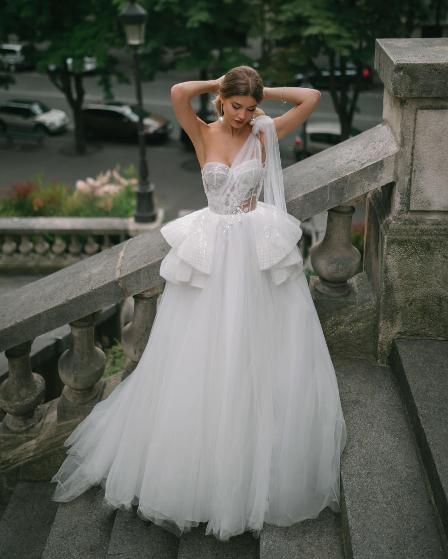 Lace Peplum Wedding Dresses Sequined Bridal Gowns One Shoulder Neckline A Line Tulle Floor Length Vestido De Novia