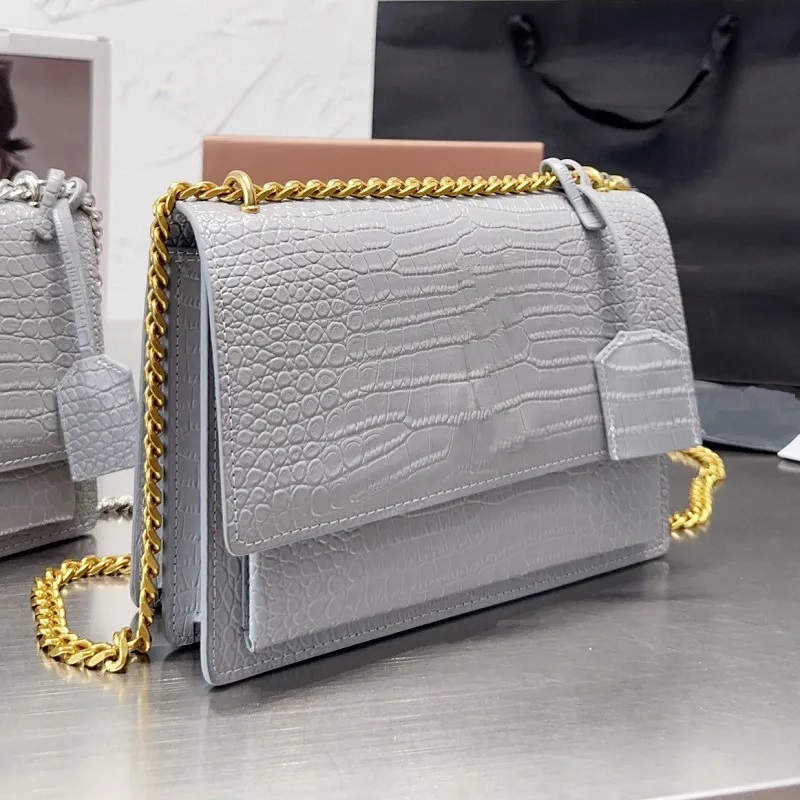 Fashion Cross Body Outdoor Women's Messenger Bag with Crocodile Metal Logo Design Versatile Cowhide Shoulder Bag