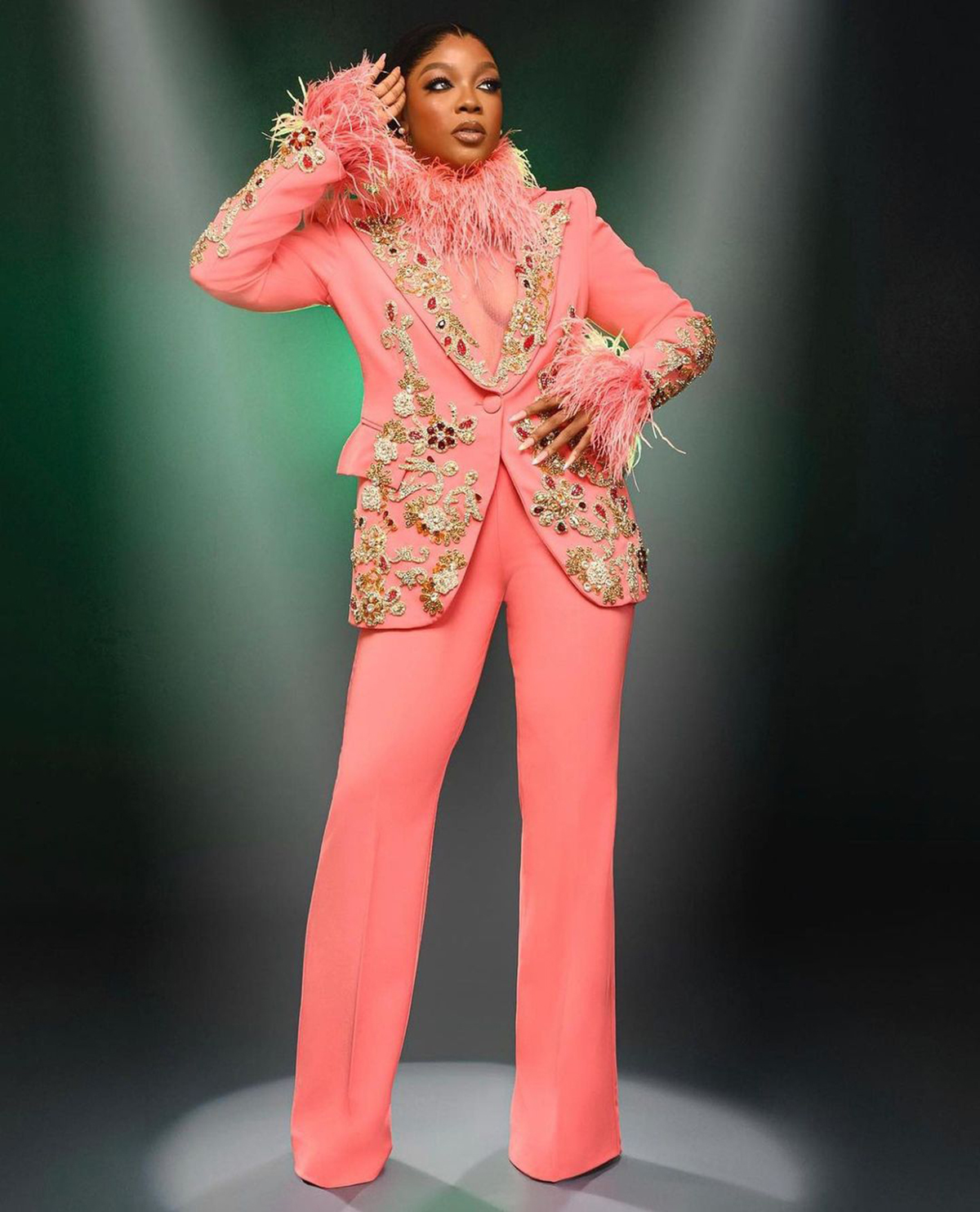 Luxury Women Custom Made Wedding Tuxedos 2 Pieces Sequins Appliques Feather Lady Blazer Suits Female High Waist Pants