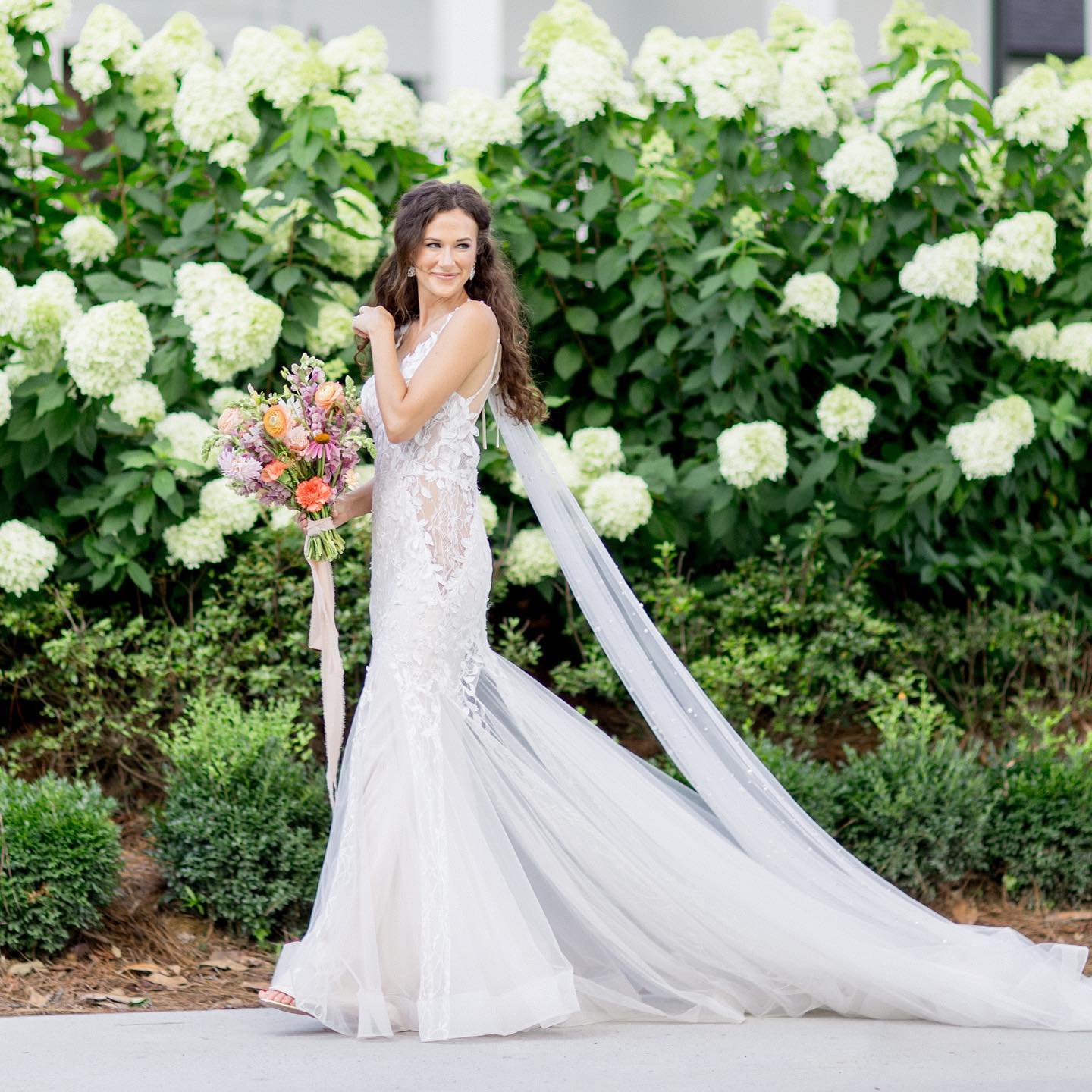 Elegant Mermaid Lace Wedding Dress Sexy V Neck Appliqued Illusion Bodice Bridal Gowns Country robes de mariee Plus Size