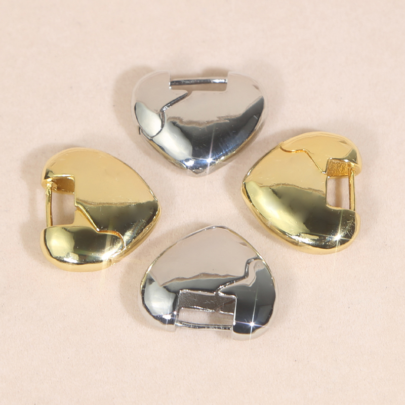 New Luxury Designer Crack Opening Big Heart Lock Stud Earrings Iced Out Bright Smooth Fashion Hip Hop Women Lady Festival Gift Jewelry H260202