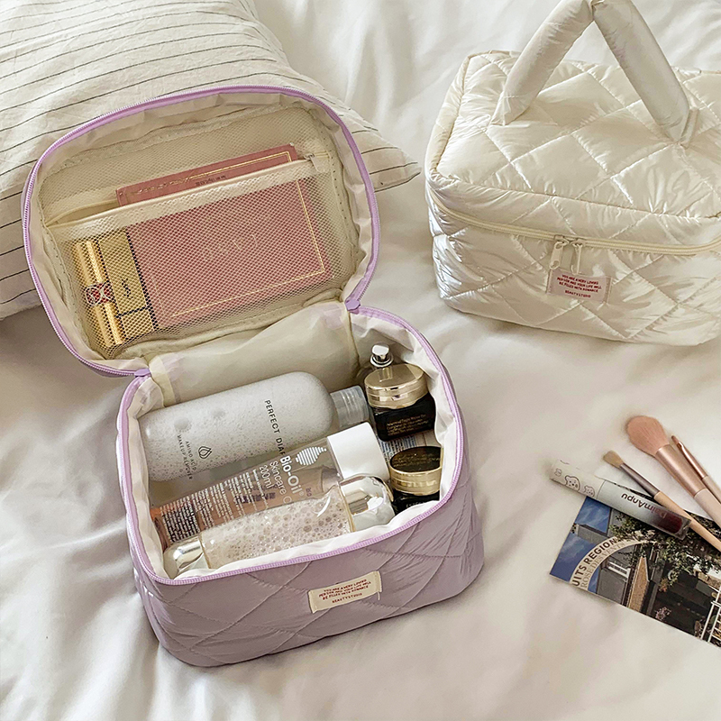 Cosmetic Bags Cases Large Capacity Down Bag Portable Toiletry Travel Organizer for Skincare Products and Accessories Solid Color Wash Tote 230926