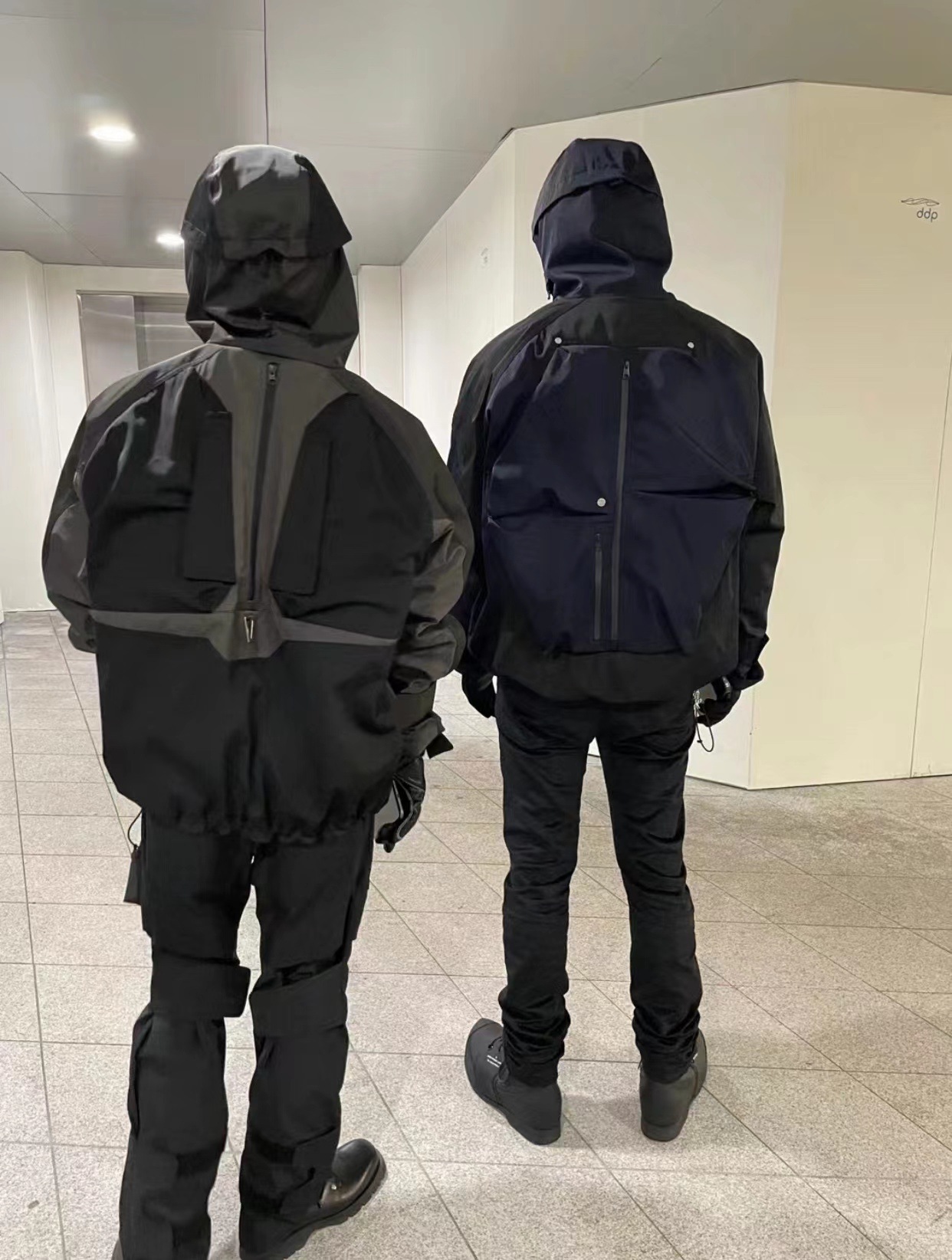 Fashion Brand UNDERMYCAR Jacket Ninja Functional Zipper Hooded Tactical Jacket Men's Trendy Armor Charge Coat Black Grey Splice Coat Jacket Men O