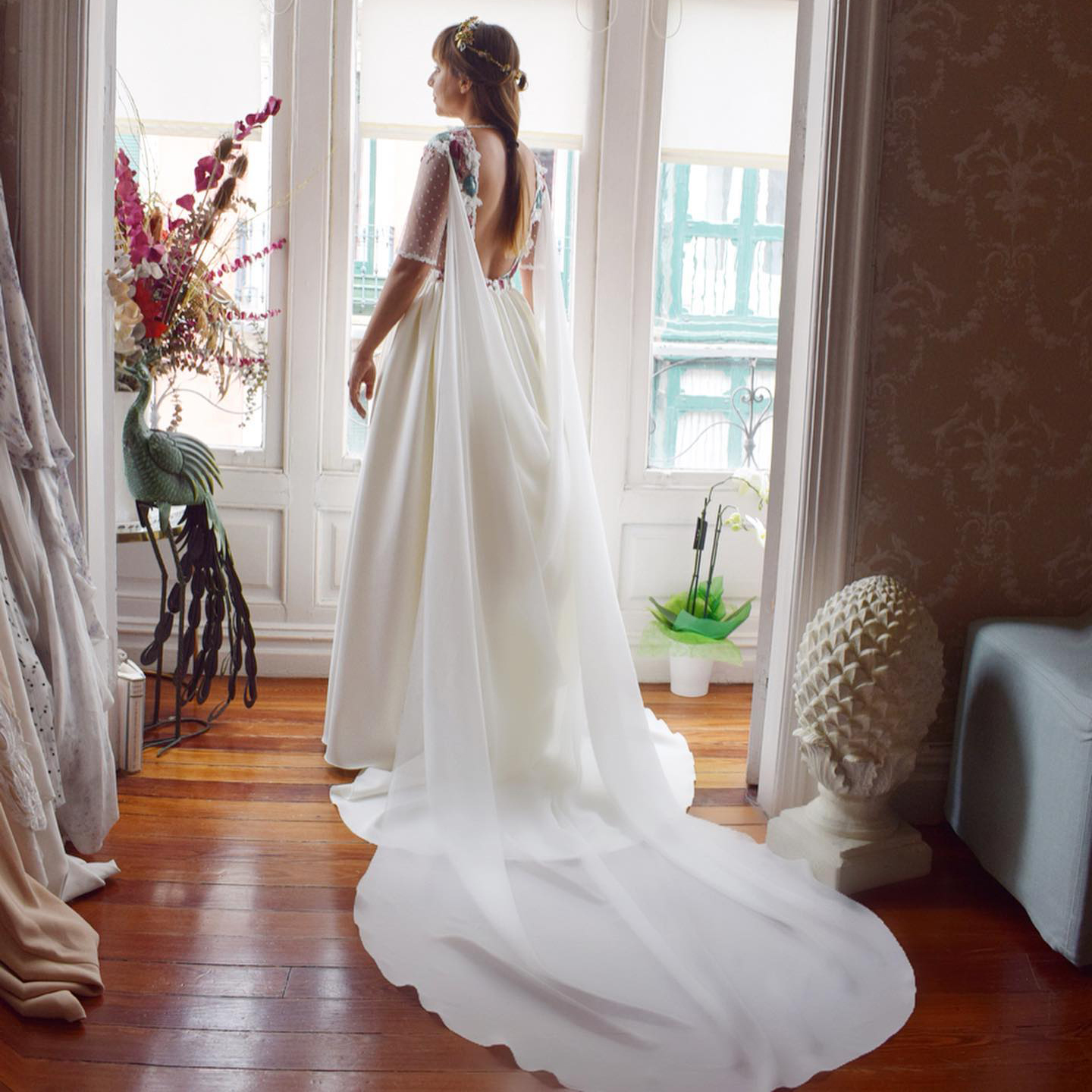 Stylish Civil A Line Wedding Dresses V Neck Half Sleeve Bridal Gown with Detachable Train Embroidered Flowers Backless Vestidos De Novia