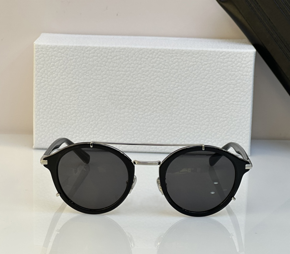 Round Sunglasses Si… - image