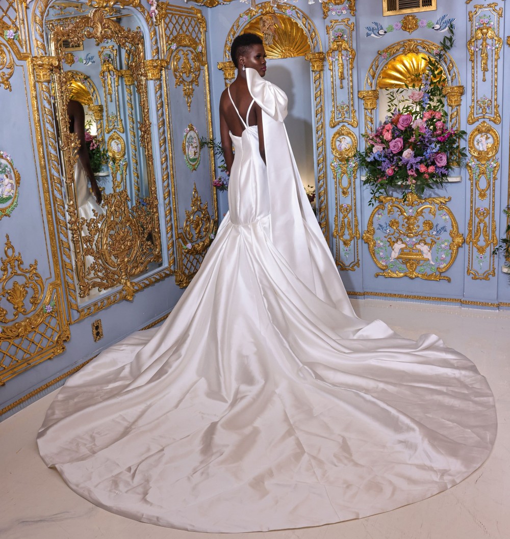 Unique Mermaid Beaded Wedding Dresses Pearls Bridal Gowns With Big Bowknot Sheer Spaghetti Straps Neckline Satin Chapel Train Vestido De Novia