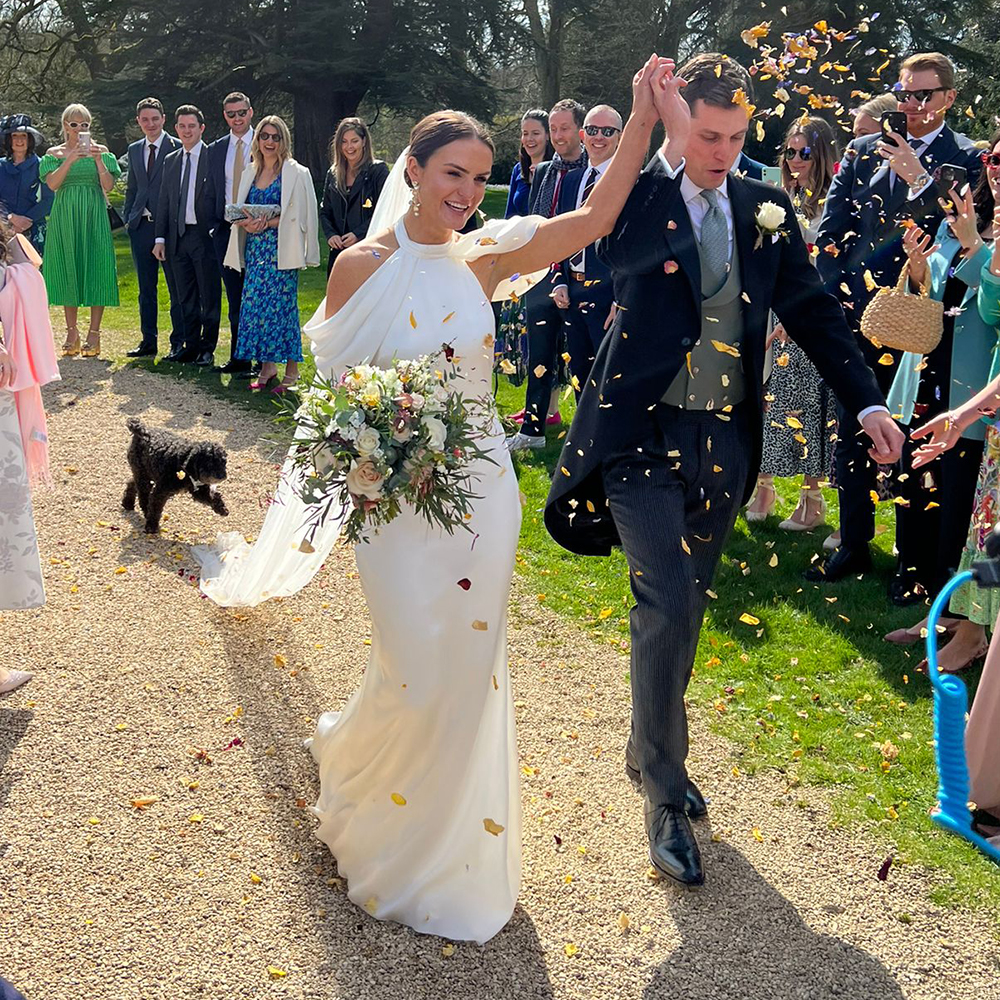 Plunging Halter Mermaid Wedding Dresses Dropped Off Shoulder Bridal Dress Hollow Back Satin Womens Robe De Mariage