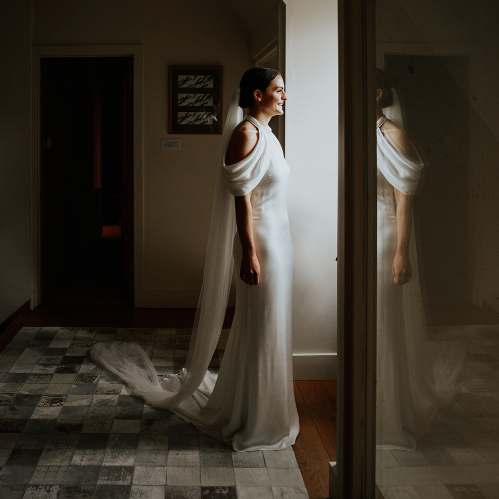 Plunging Halter Mermaid Wedding Dresses Dropped Off Shoulder Bridal Dress Hollow Back Satin Womens Robe De Mariage