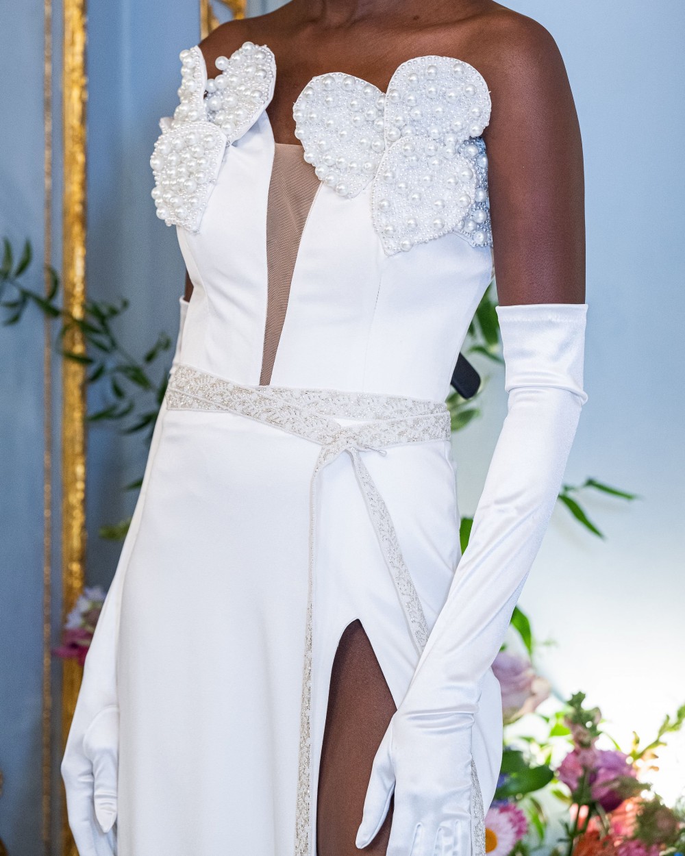 White Mermaid Beaded Wedding Dresses Pearls Side Split Bridal Gowns Sheer Deep V Neck Satin Sweep Train Vestido De Novia