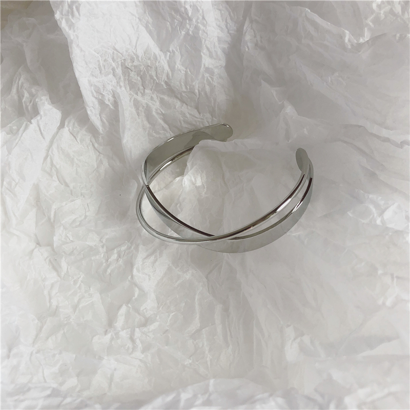 Bangle South Korea s shiny double layer geometrical irregular cross polishing lady bracelet jewelry Metal retro women s bracelets 230926