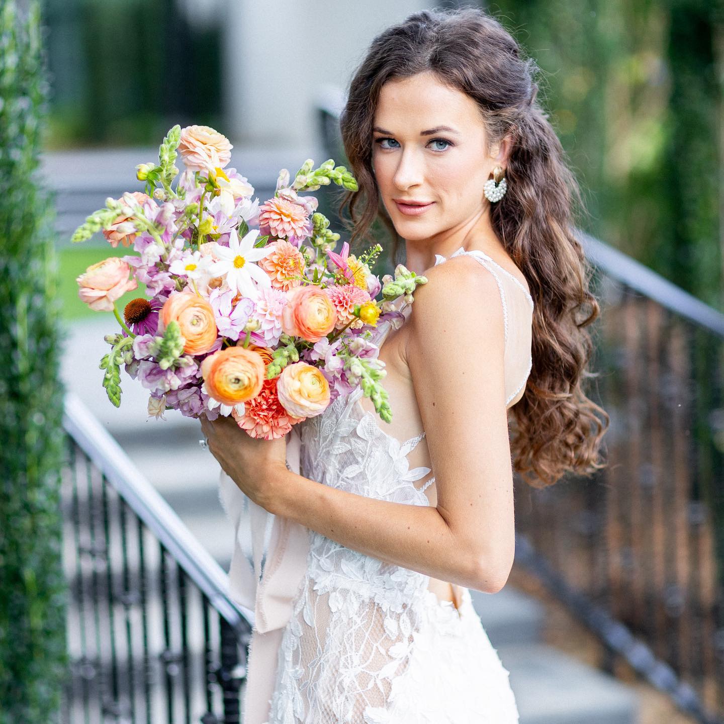 Elegant Mermaid Lace Wedding Dress Sexy V Neck Appliqued Illusion Bodice Bridal Gowns Country robes de mariee Plus Size