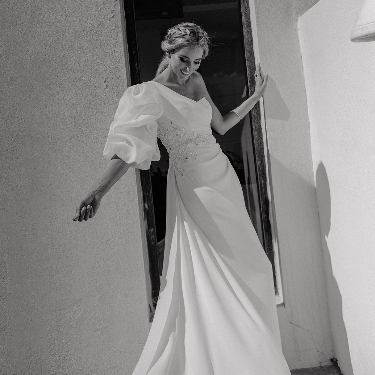Satin One Shoulder Mermaid Wedding Dresses Beaded Appliques Pleat Bridal Gown Ruched Puffy Sleeves Vestidos De Novia