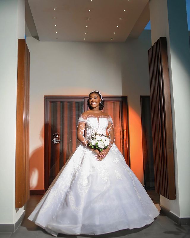 2023 Oct Arabic Aso Ebi Plus Size White Lace Wedding Dress Beaded Ball Gown Tulle Bridal Gowns Dresses ZJ055