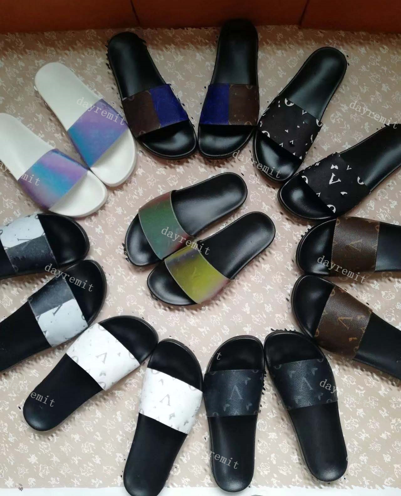 Brand Slippers Mems Women Slides Dupe Designers Sandals Leather Flat Platform Slippers Lady Old Flower Summer Printed Slide Beach Leisure Fashion Shoes